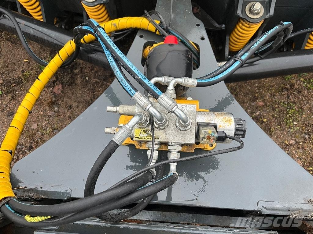 Stark 3300 relax Sniega naži un tīrītāji