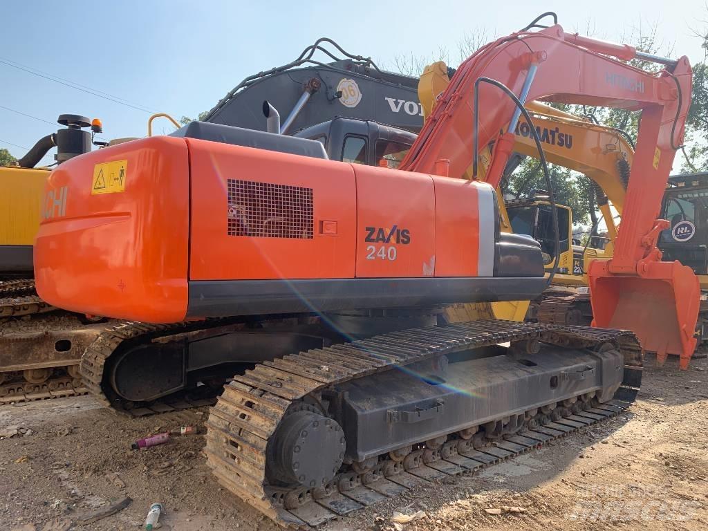 Hitachi Zaxis 240 Kāpurķēžu ekskavatori