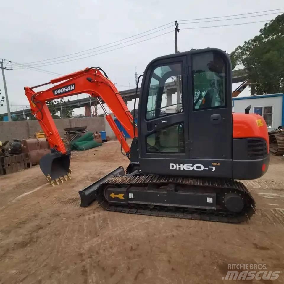 Doosan DH60-7 Kāpurķēžu ekskavatori