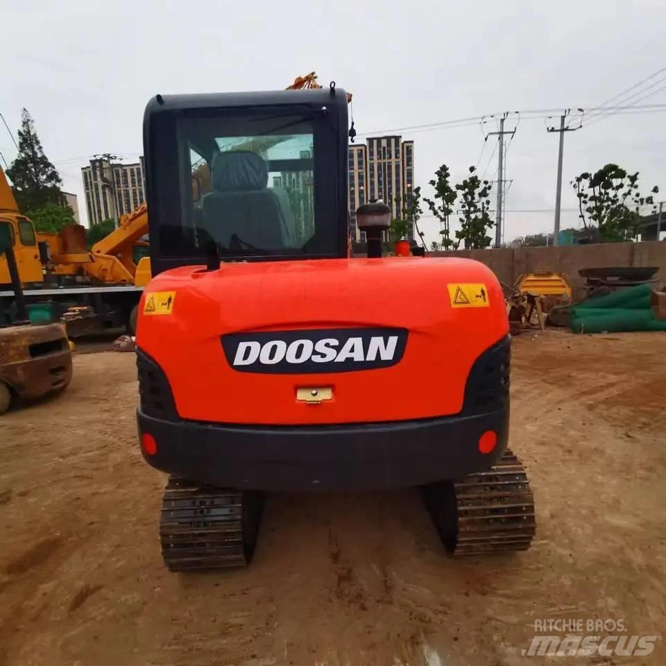 Doosan DH60-7 Kāpurķēžu ekskavatori