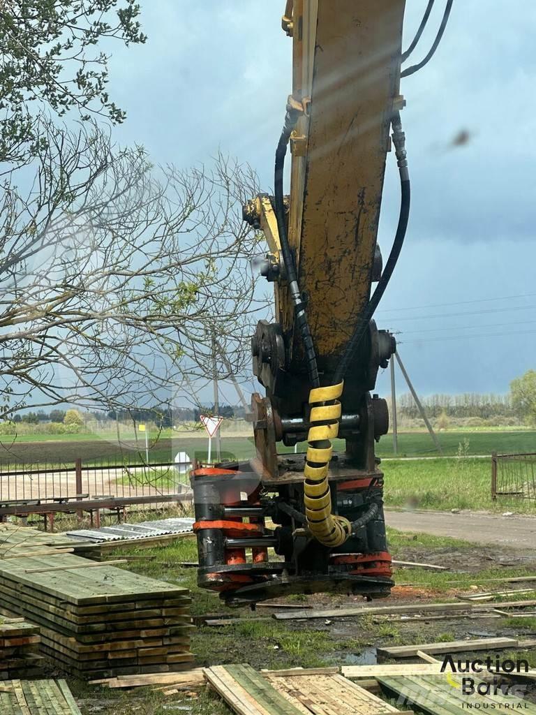 New Holland E 145 Kāpurķēžu ekskavatori