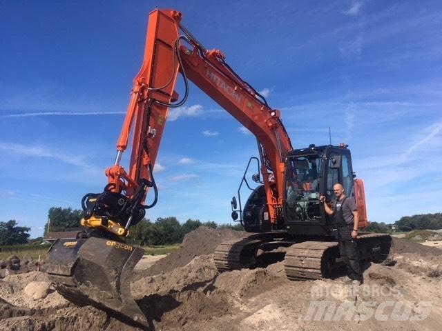 Hitachi ZX 135 US-6 Kāpurķēžu ekskavatori