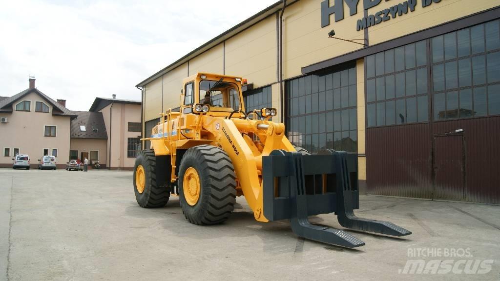 Dressta 560B Iekrāvēji uz riteņiem