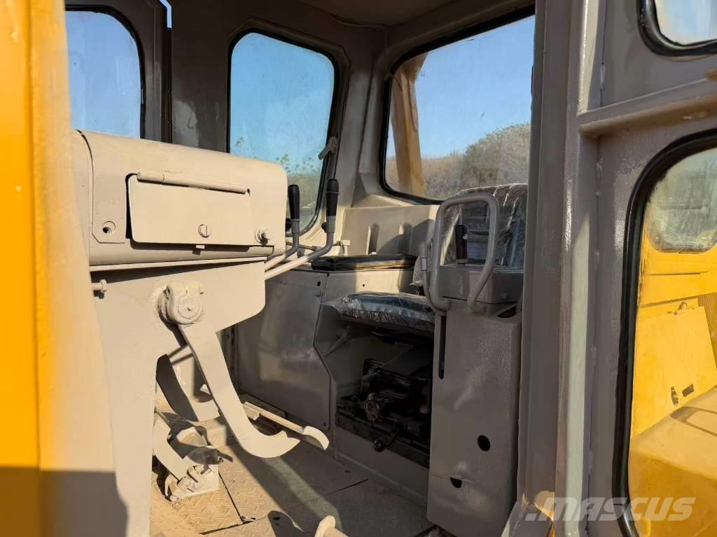 CAT D8K Kāpurķēžu buldozeri