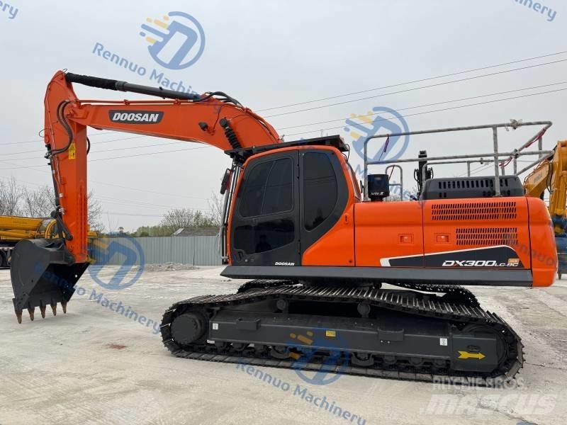 Doosan DX 300 LC-9C Kāpurķēžu ekskavatori