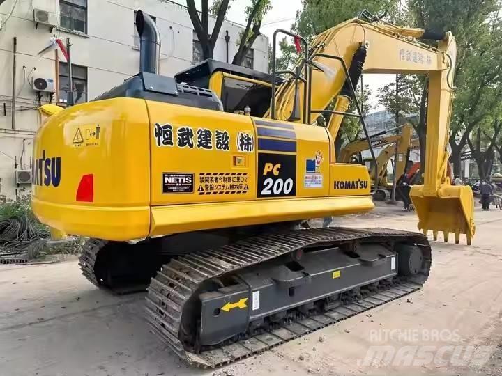 Komatsu PC200 Kāpurķēžu ekskavatori