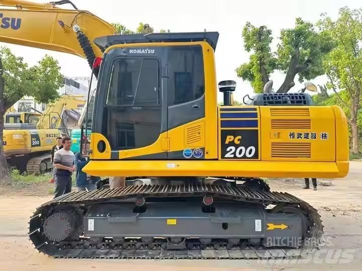 Komatsu PC200 Kāpurķēžu ekskavatori
