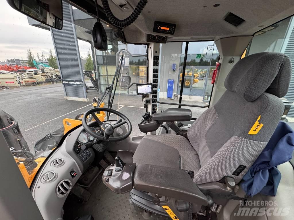 Volvo L 120 H Iekrāvēji uz riteņiem