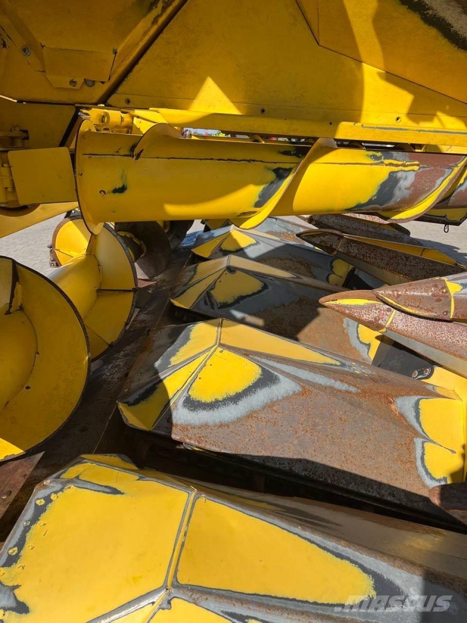 New Holland MF675W Ražas novākšanas kombainu papildaprīkojums