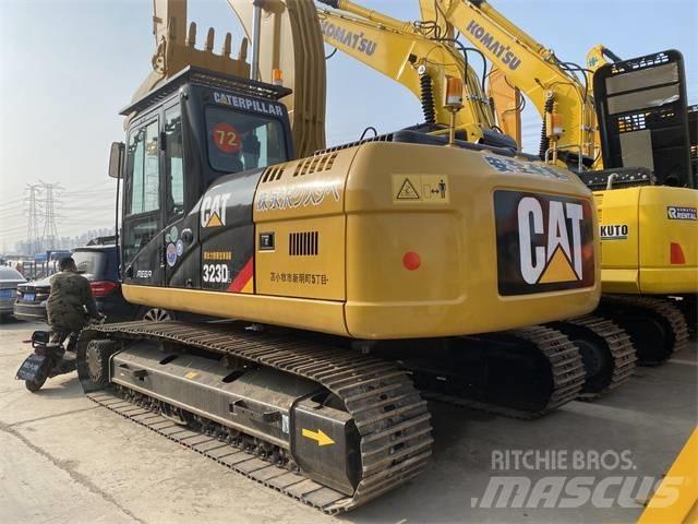 CAT 323 D L Kāpurķēžu ekskavatori