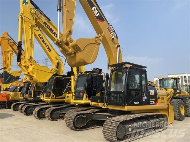 CAT 323 D L Kāpurķēžu ekskavatori