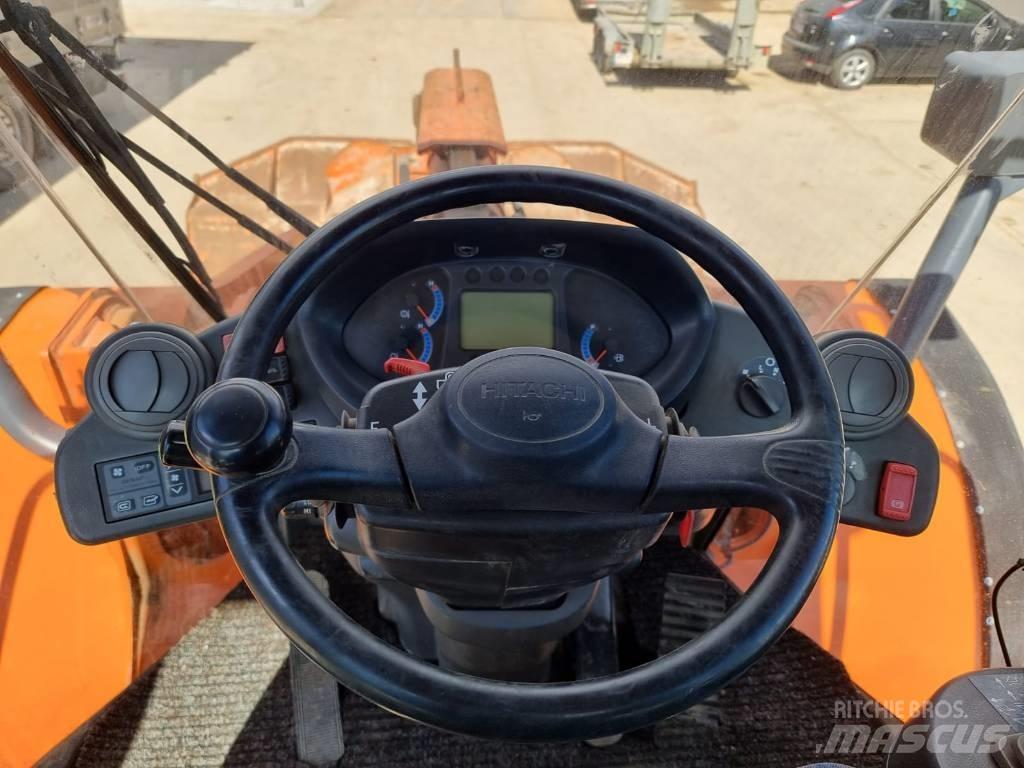 Hitachi ZW 220 Iekrāvēji uz riteņiem