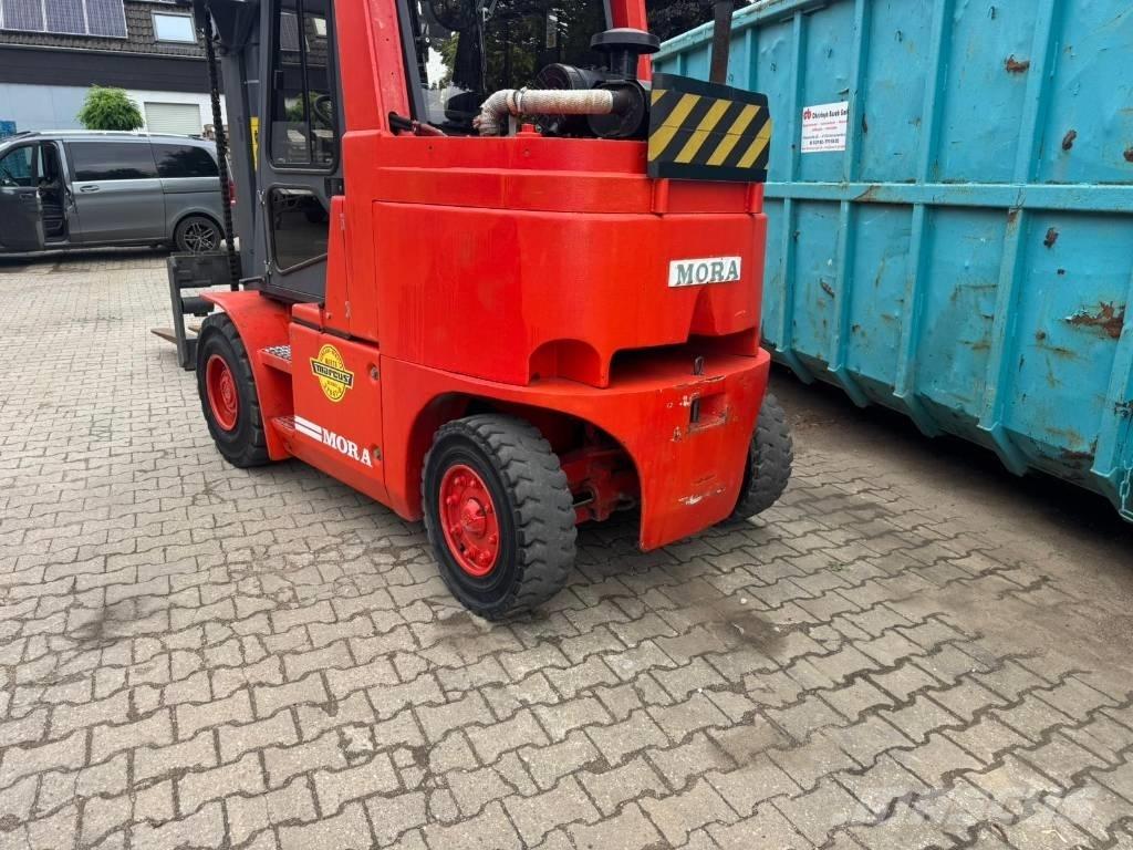 Mora M 80 CS Tehnika ar dīzeļa dzinēju