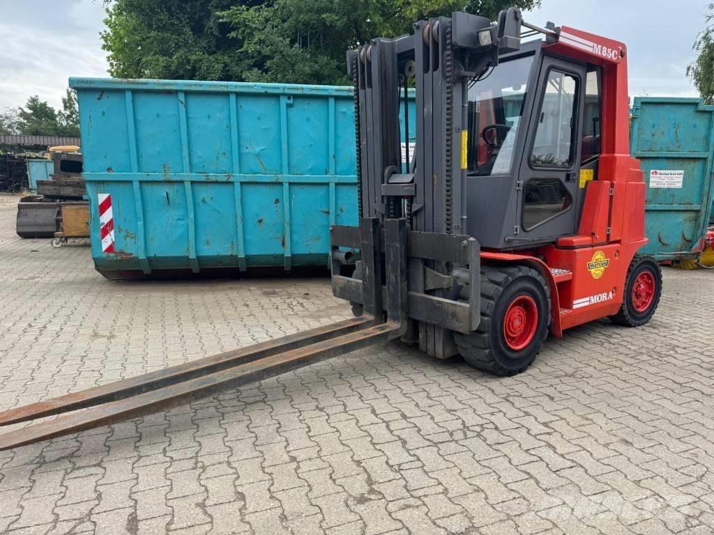 Mora M 80 CS Tehnika ar dīzeļa dzinēju