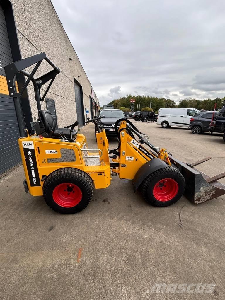 Knikmops KM 130 Iekrāvēji uz riteņiem