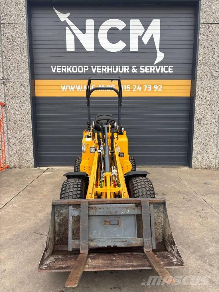 Knikmops KM 130 Iekrāvēji uz riteņiem