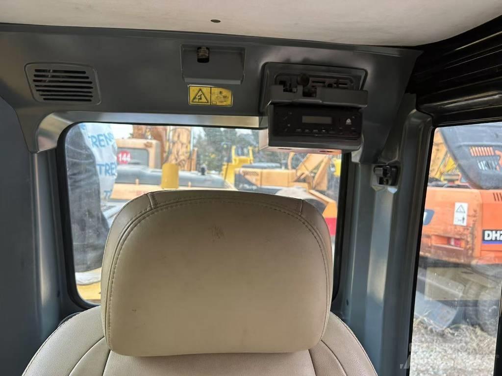 CAT 320 Kāpurķēžu ekskavatori