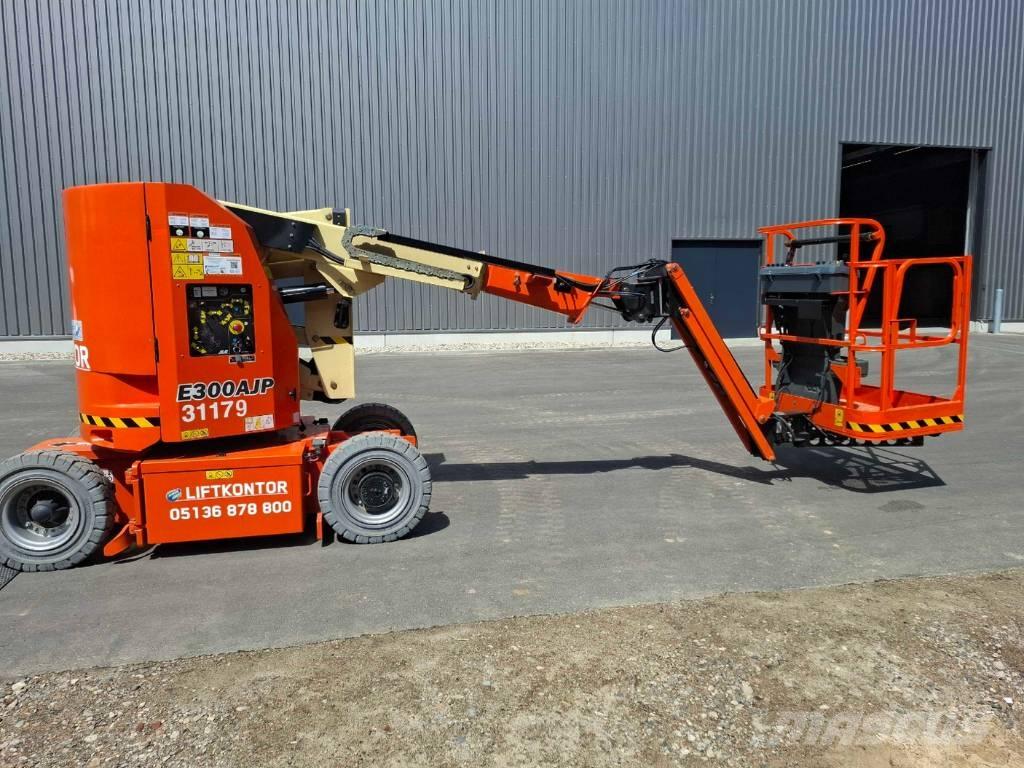 JLG E 300 AJP Strēles pacēlāji