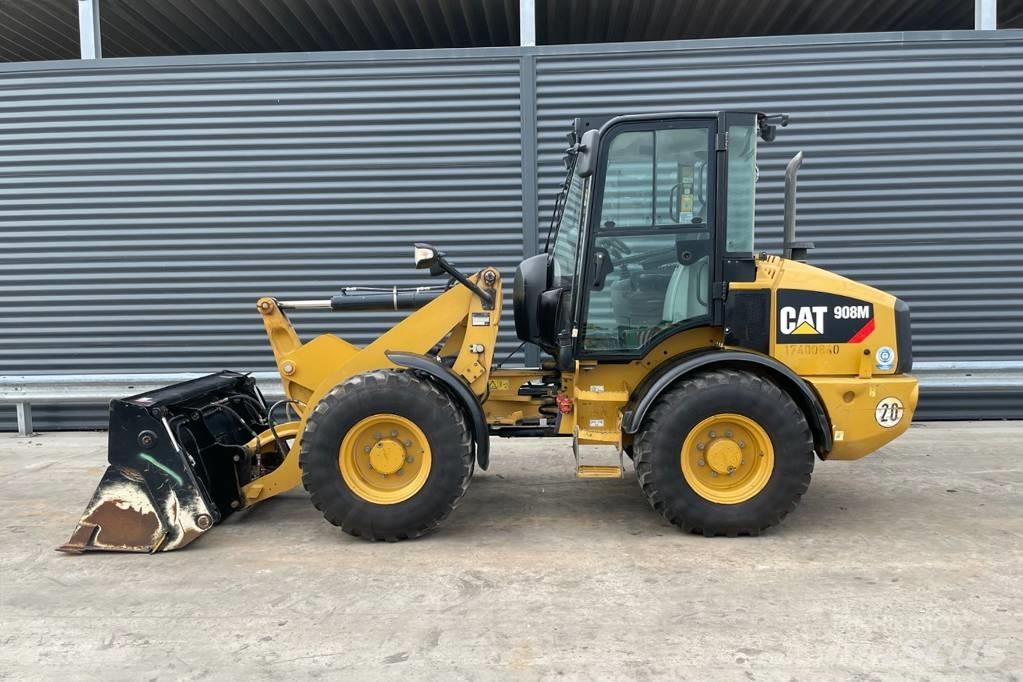 CAT 908M Iekrāvēji uz riteņiem