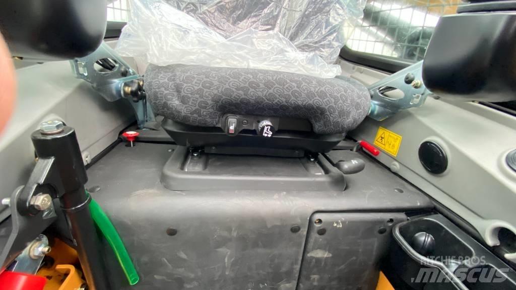 CASE SV 250B (5 units) Lietoti riteņu kompaktiekrāvēji