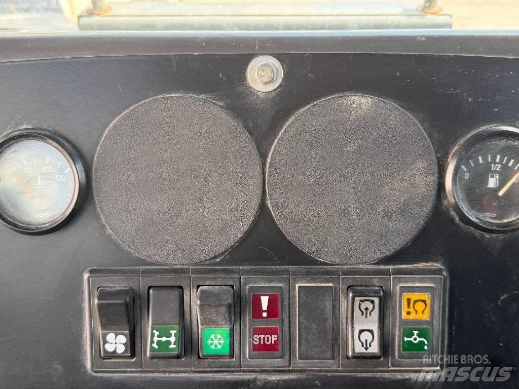 Ammann AP 240 H Pneimatiskie veltņi