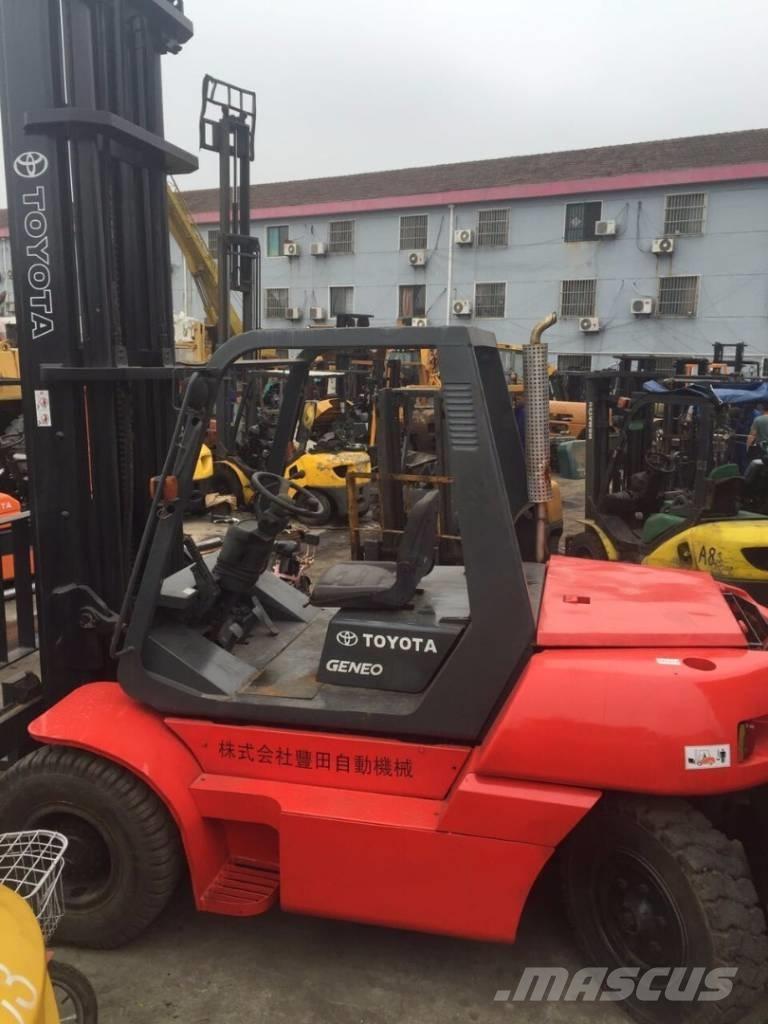 Toyota 8 Ton Tehnika ar dīzeļa dzinēju