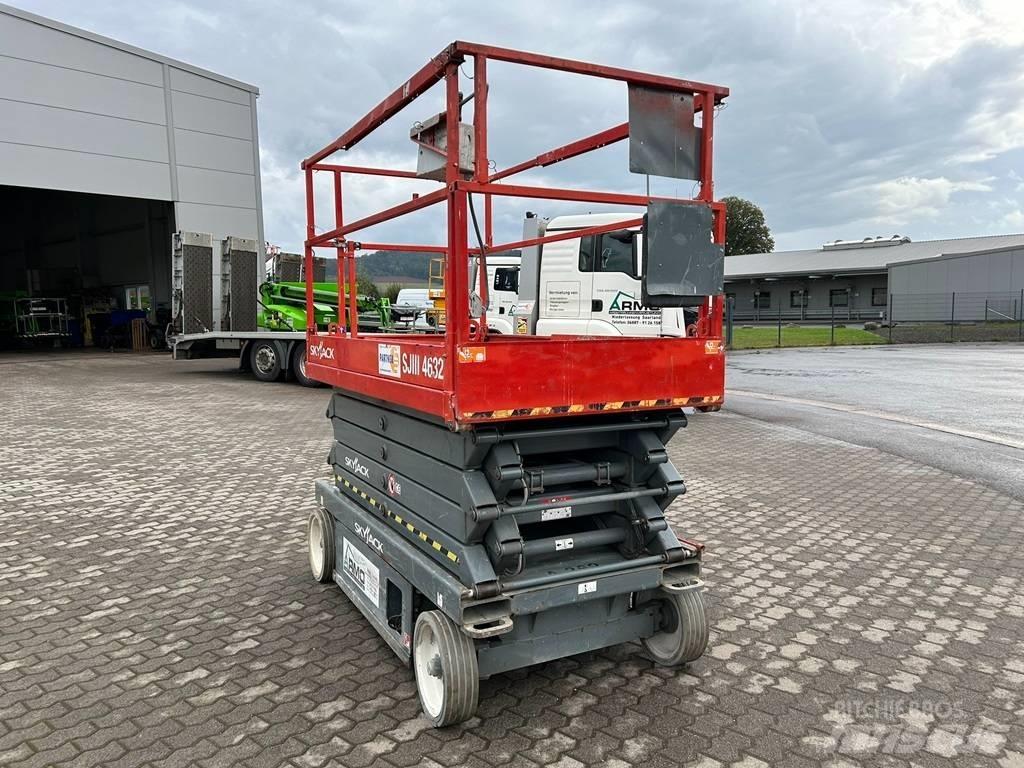 SkyJack SJ III 4632 Šķerveida pacēlāji