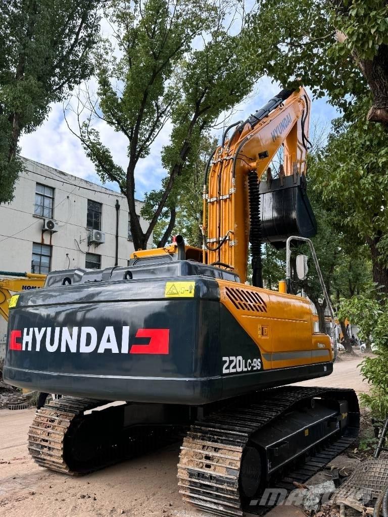 Hyundai 220LC-9S Vidēja lieluma ekskavatori 7 t - 12 t