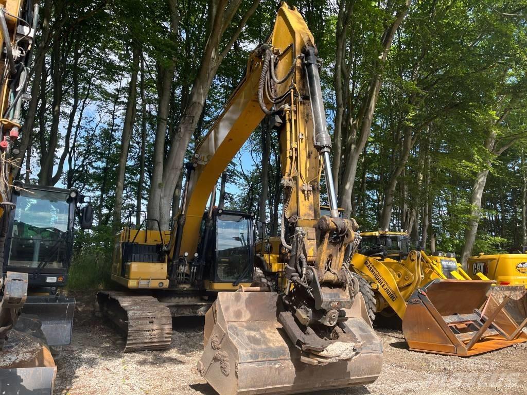 CAT 323 Kāpurķēžu ekskavatori
