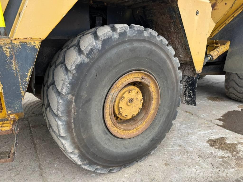 Komatsu HM 350-1 Artikulētie pašizgāzēji