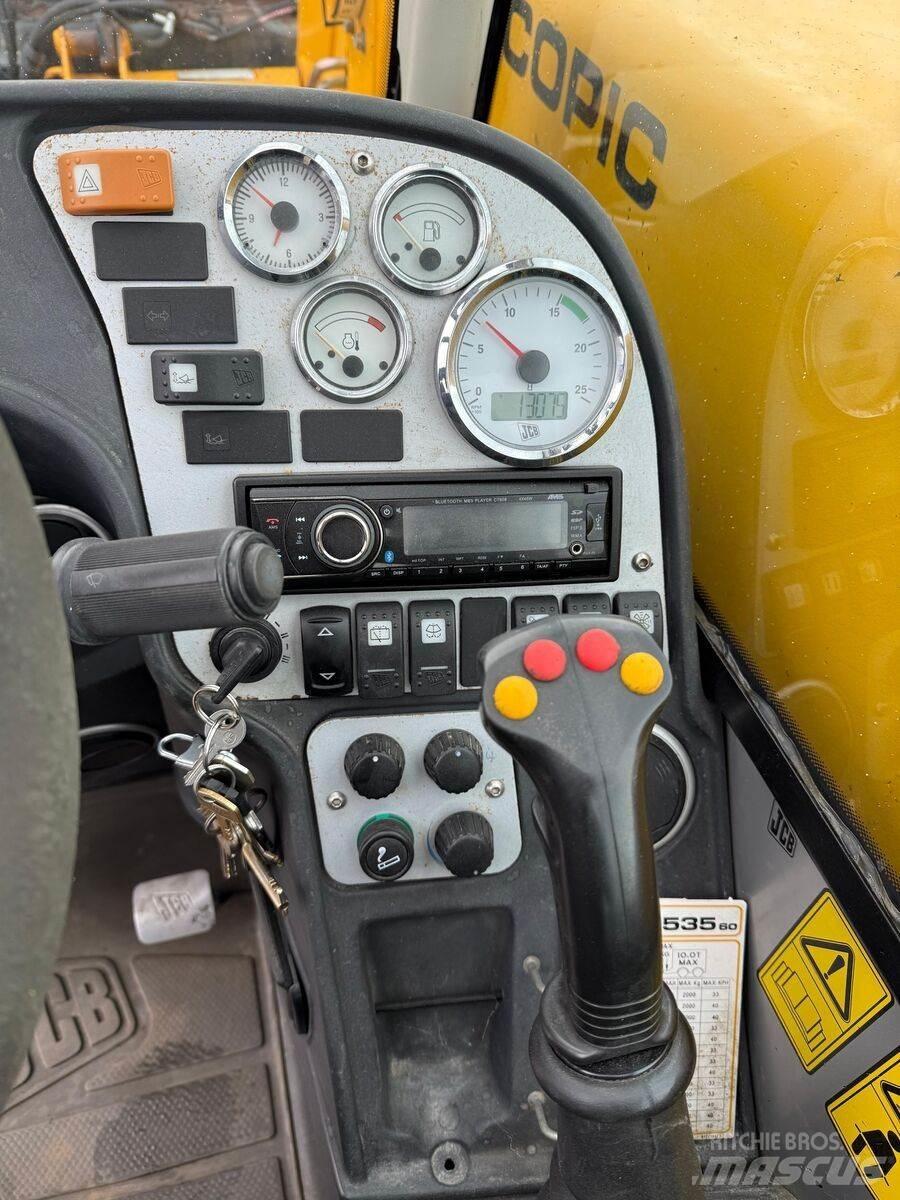 JCB  Teleskopiskie manipulatori