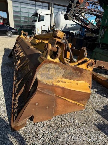 CAT D8T Kāpurķēžu buldozeri
