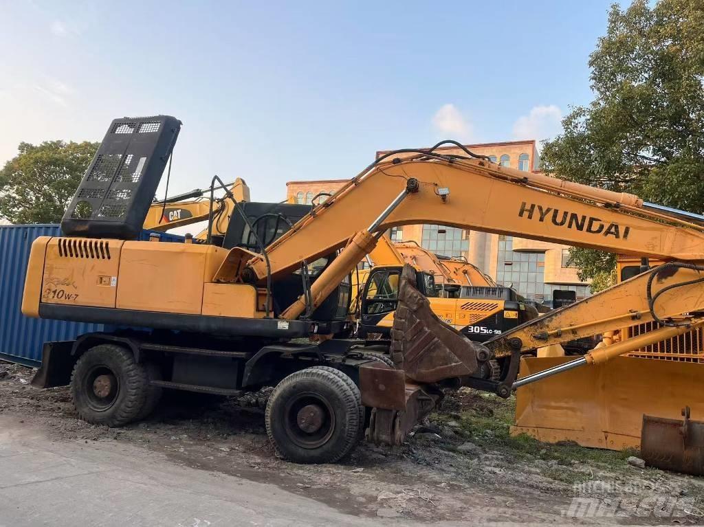 Hyundai R210W-7 Ekskavatori uz riteņiem