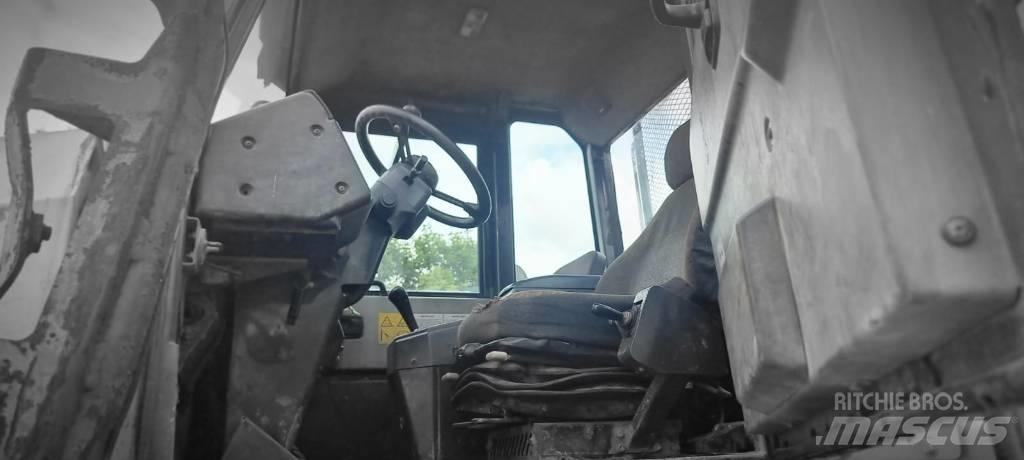 Komatsu HM 300-2 Artikulētie pašizgāzēji