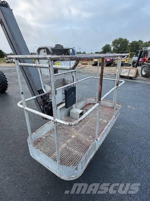 Manitou 200 ATJ Kompakts pacēlājs ar rotējošu strēli