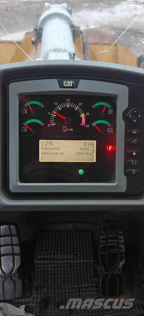 CAT 972K Iekrāvēji uz riteņiem