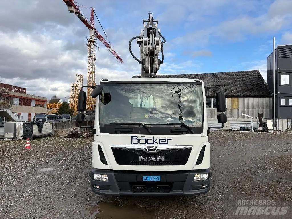 Böcker AK 37/4000 Celtņi nelīdzenām virsmām