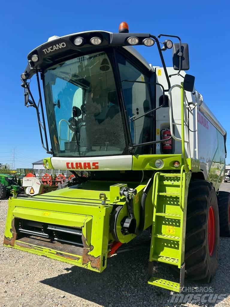 CLAAS Tucano 440 Ražas novākšanas kombaini