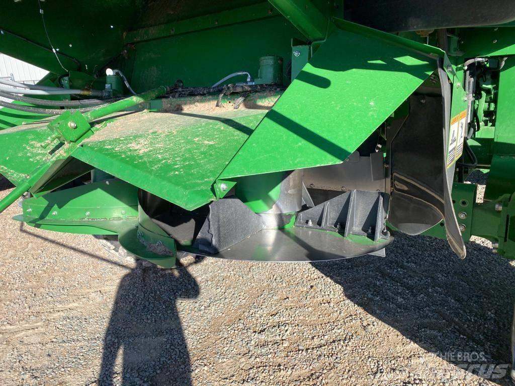 John Deere S 680 Ražas novākšanas kombaini