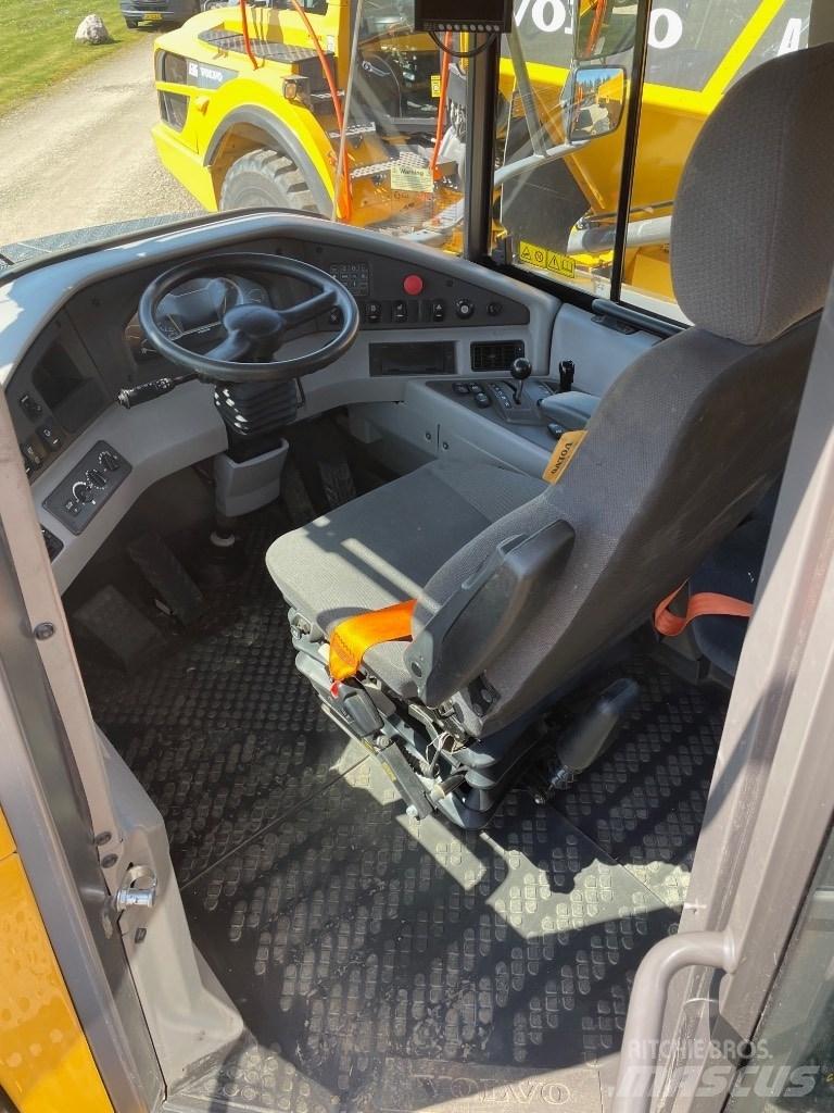 Volvo A30G Artikulētie pašizgāzēji