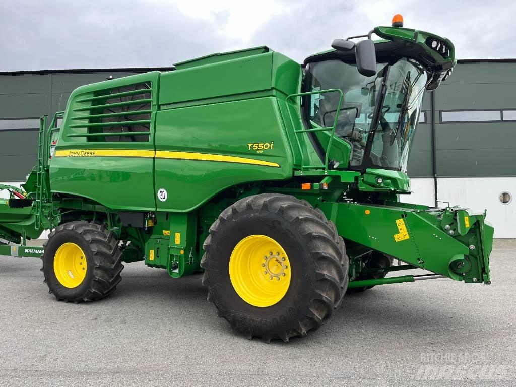 John Deere T 550 Ražas novākšanas kombaini
