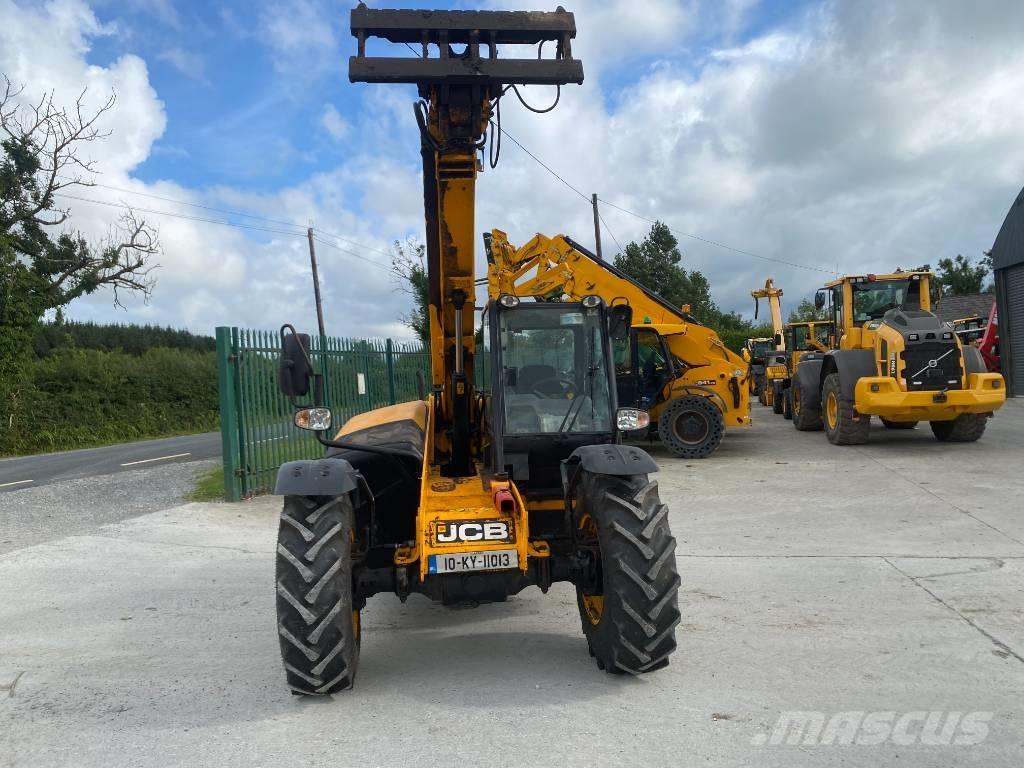 JCB 526-56 Lauksaimniecības pacēlāji