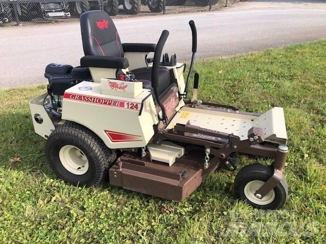 Grasshopper 124V-41 Mauriņa traktors