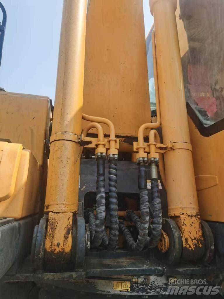 Hyundai R210W-9 Ekskavatori uz riteņiem