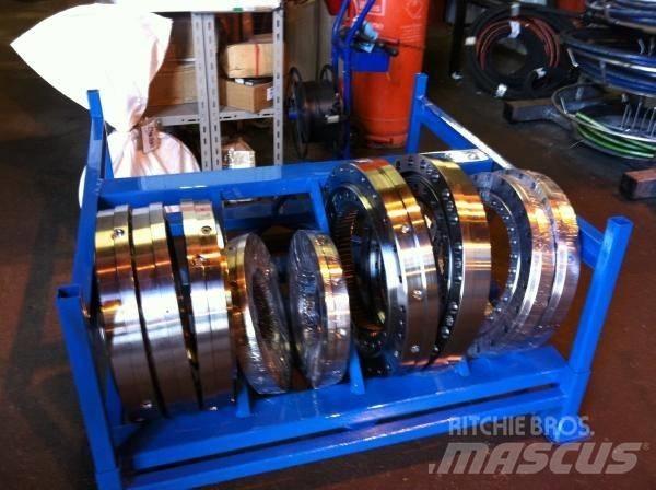 Bogie Bearings Sliedes, ķēdes un šasija