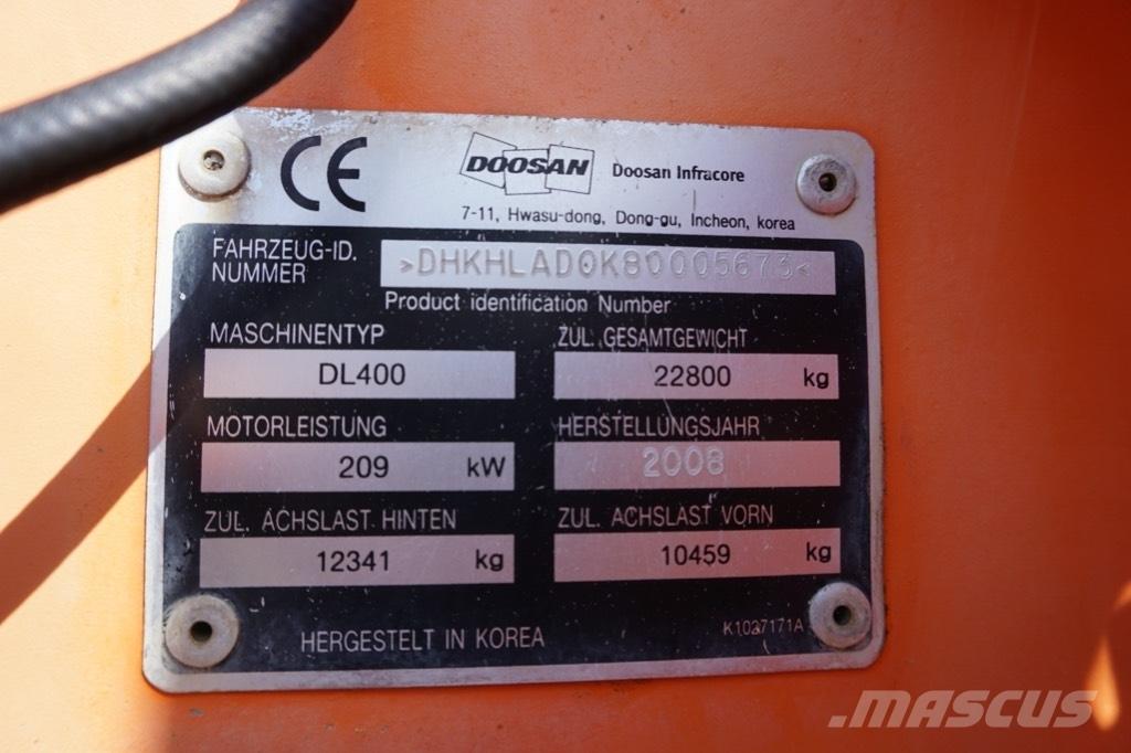 Doosan DL 400 Iekrāvēji uz riteņiem