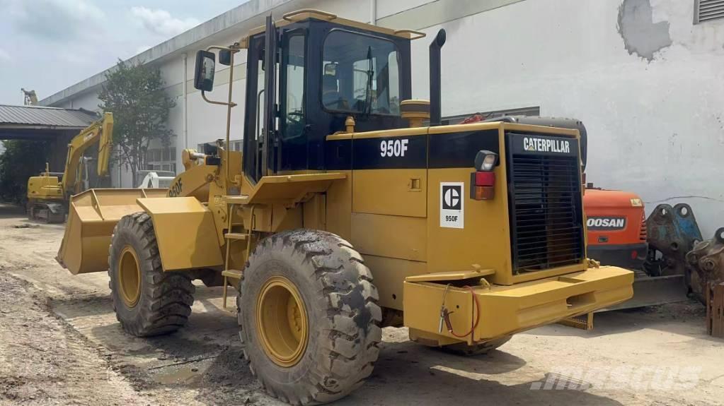 CAT 950 F Iekrāvēji uz riteņiem