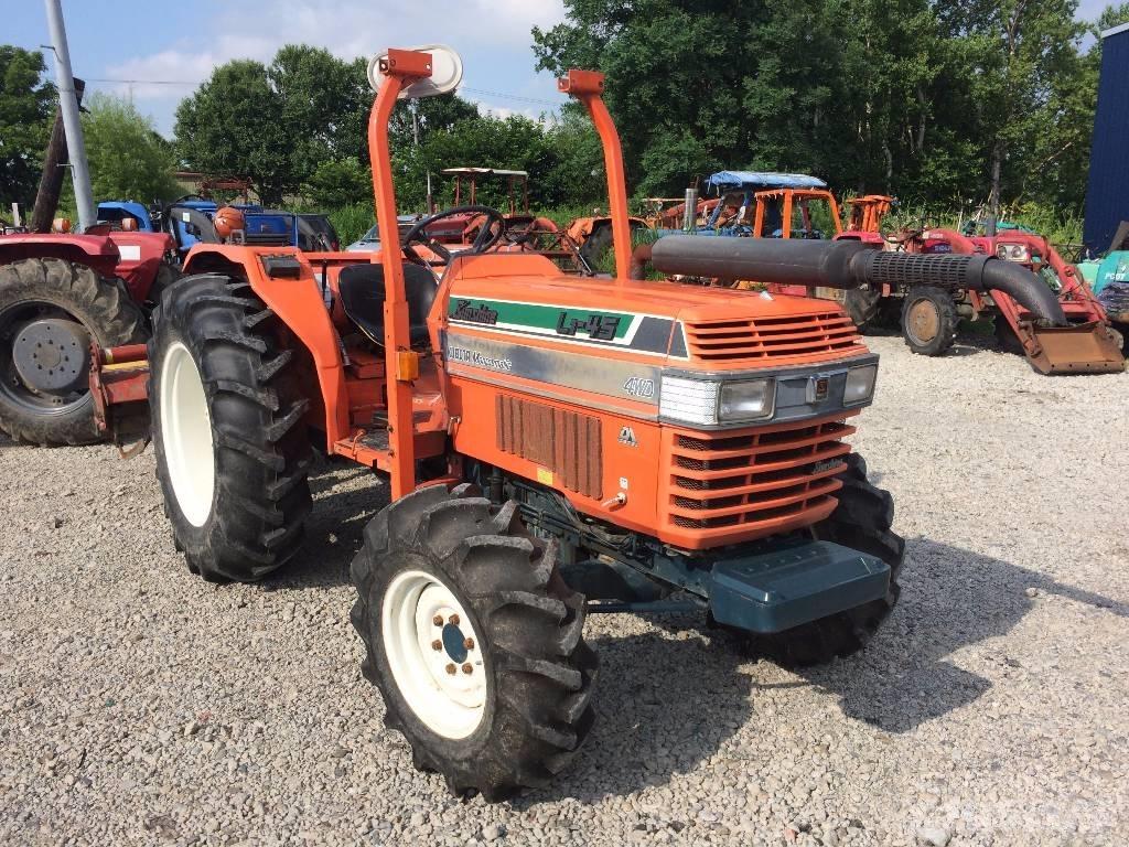 Kubota L1-45 Traktori