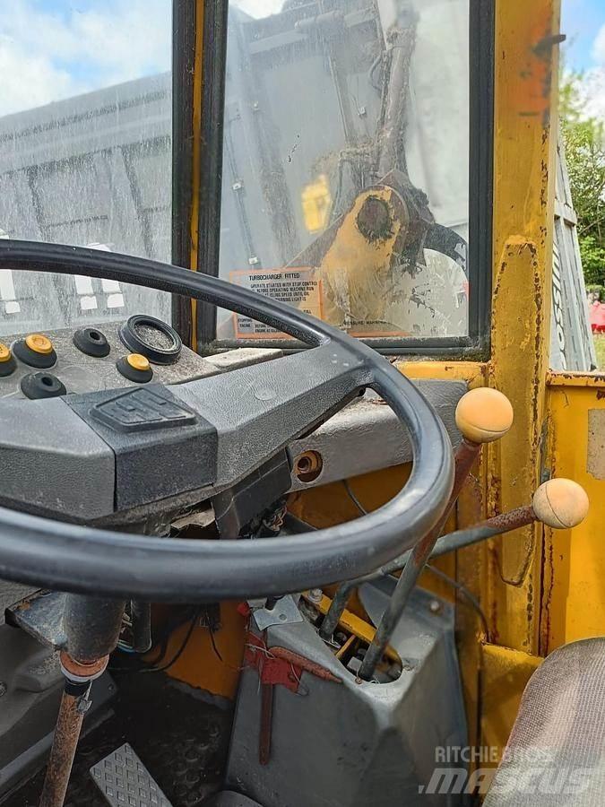 JCB 415P Iekrāvēji uz riteņiem