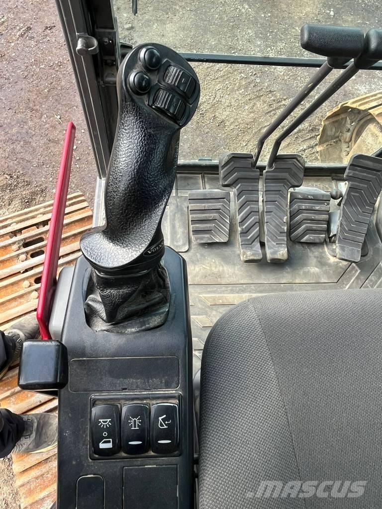 Volvo ECR 235 EL Kāpurķēžu ekskavatori